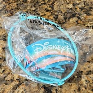Disney Parks Water Bottle Holder for Shoulder or Crossbody NIB